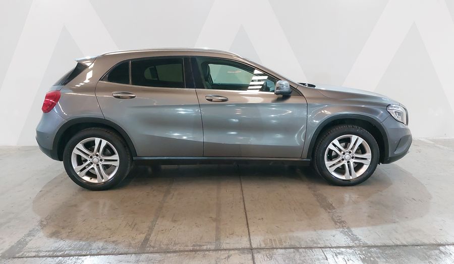 Mercedes Benz Clase Gla 1.6 GLA 200 CGI SPORT Suv 2016