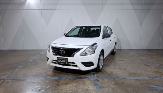 Nissan • Versa