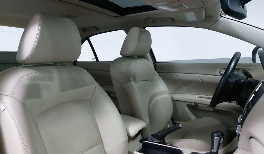 Suzuki Kizashi 2.4 GLS CVT Sedan 2013