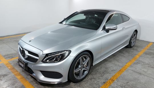 Mercedes Benz • Clase C