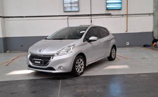 Peugeot • 208