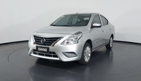 Nissan • Versa