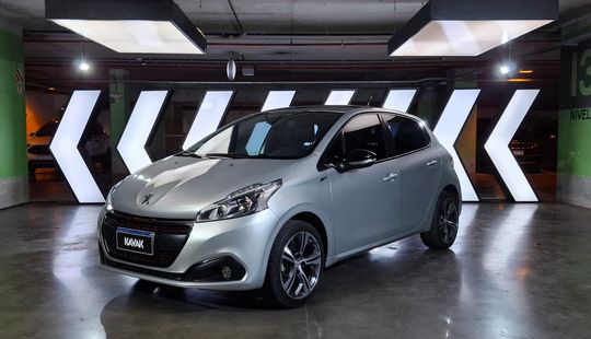 Peugeot • 208