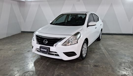 Nissan • Versa