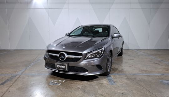 Mercedes Benz • Clase CLA