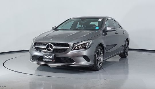 Mercedes Benz • Clase CLA