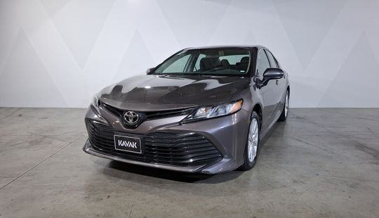 Toyota • Camry