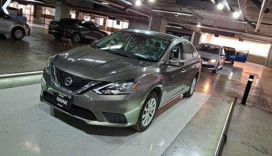 Nissan • Sentra