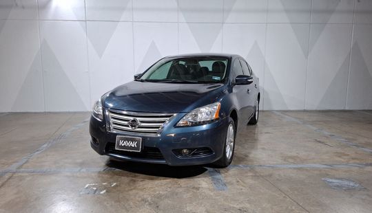 Nissan • Sentra