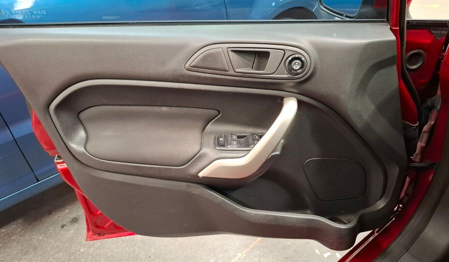Ford Fiesta 1.6 16V TREND PLUS Sedan 2011
