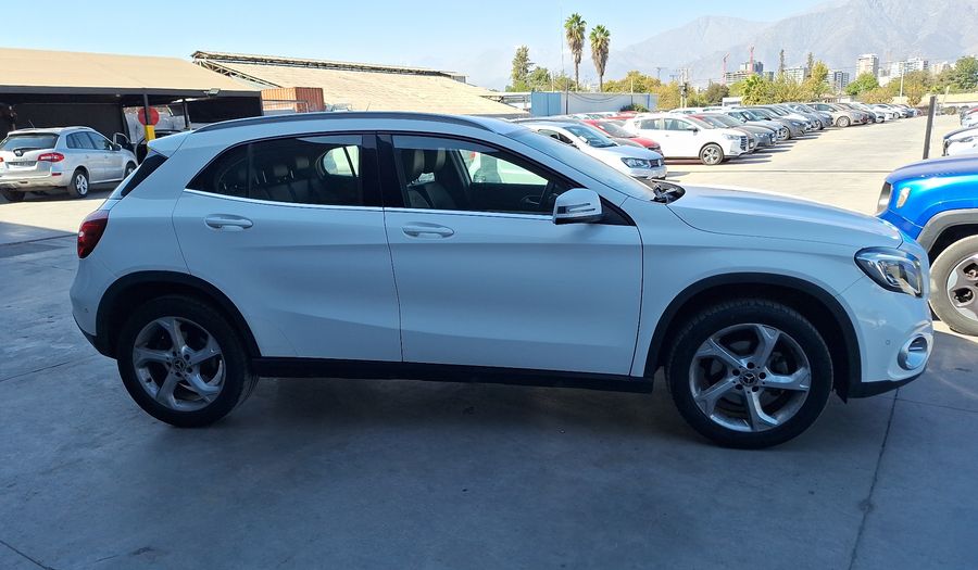 Mercedes Benz Clase Gla 1.6 GLA 200 DCT SPORT Suv 2021