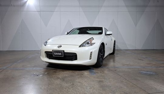 Nissan • 370Z