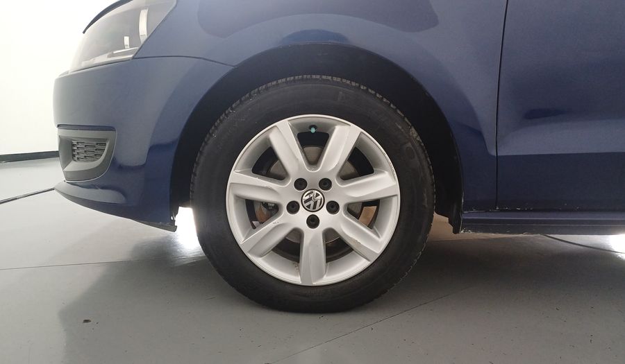 Volkswagen Polo 1.2 COMFORTLINE MT Hatchback 2013