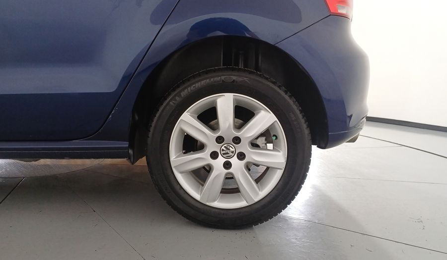 Volkswagen Polo 1.2 COMFORTLINE MT Hatchback 2013