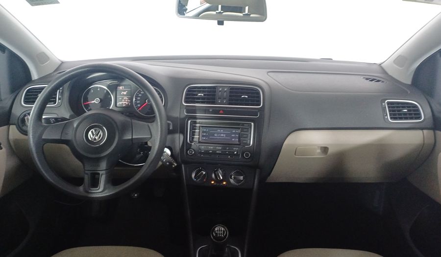 Volkswagen Polo 1.2 COMFORTLINE MT Hatchback 2013