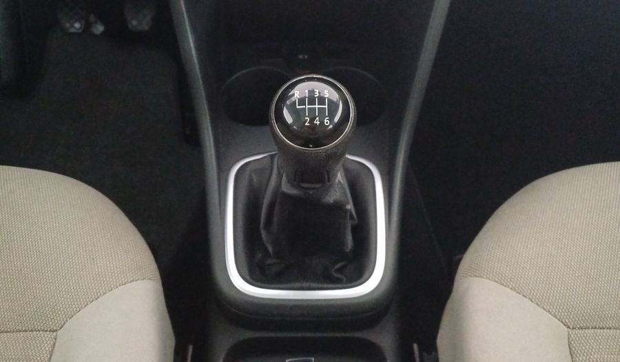 Volkswagen Polo 1.2 COMFORTLINE MT Hatchback 2013