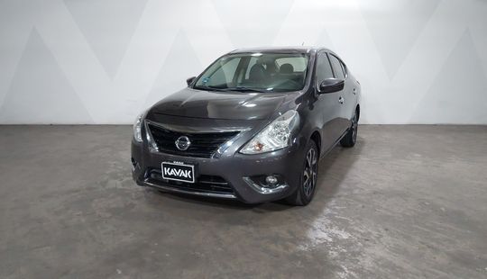 Nissan • Versa