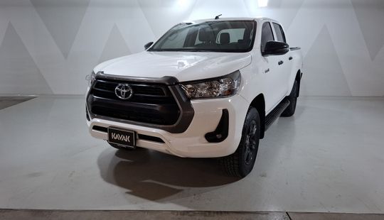 Toyota • Hilux