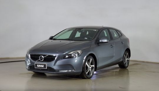 Volvo • V40