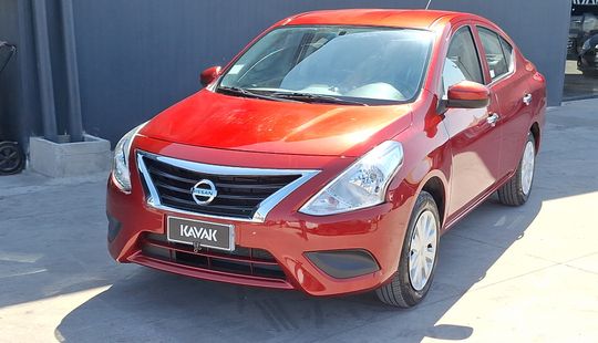 Nissan • Versa