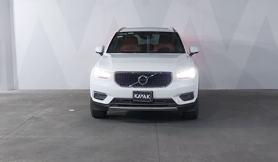 Volvo Xc40 2.0 T4 MOMENTUM AUTO Suv 2020