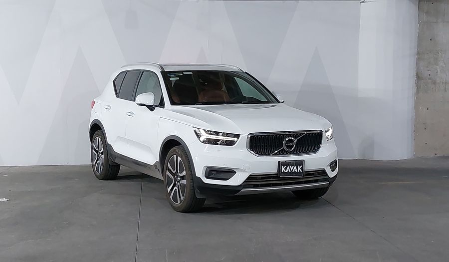 Volvo Xc40 2.0 T4 MOMENTUM AUTO Suv 2020