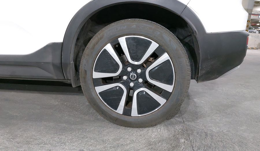 Volvo Xc40 2.0 T4 MOMENTUM AUTO Suv 2020