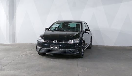 Volkswagen • Golf
