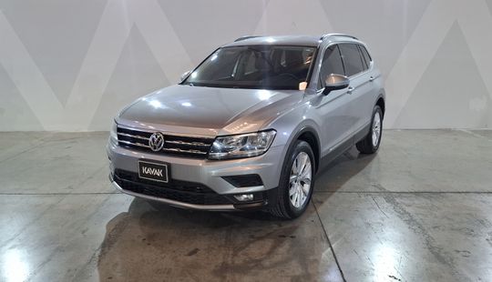 Volkswagen • Tiguan