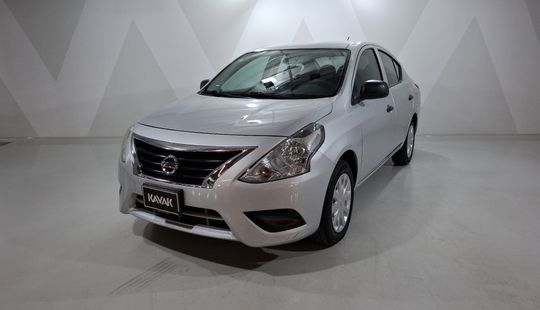 Nissan • Versa