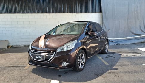 Peugeot 208 1.6 FELINE Hatchback 2013