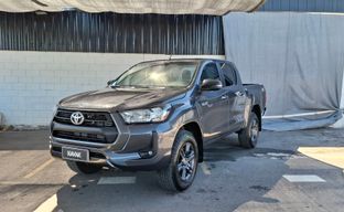 Toyota • Hilux