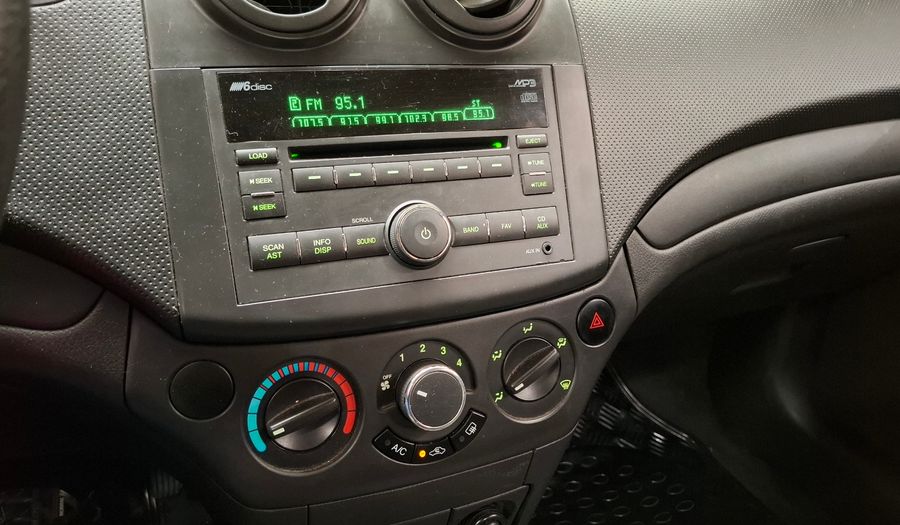 Chevrolet Aveo 1.6 LS Sedan 2014