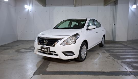 Nissan • Versa