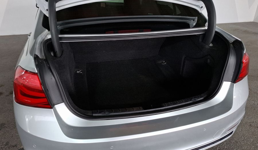 Bmw Serie 3 2.0 330IA SPORT LINE AUTO Sedan 2018