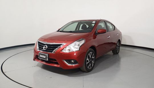 Nissan • Versa