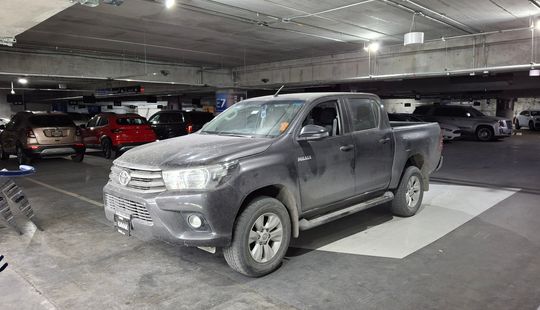 Toyota • Hilux