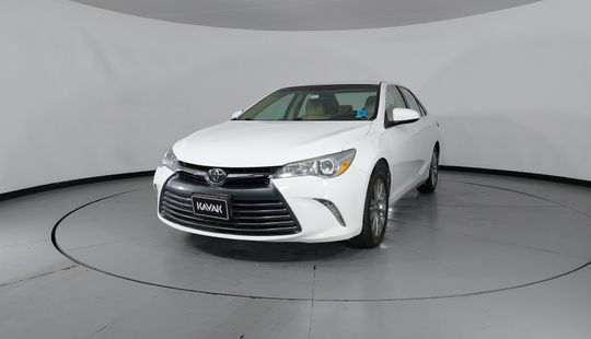 Toyota • Camry