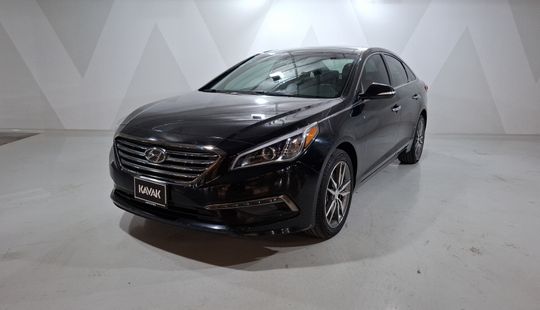 Hyundai • Sonata