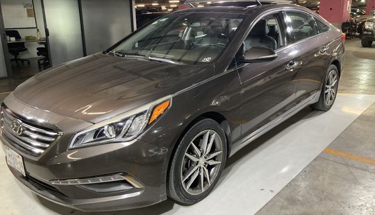 Hyundai • Sonata