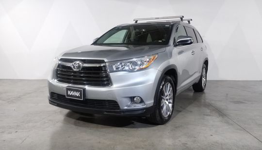 Toyota • Highlander