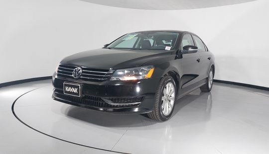 Volkswagen • Passat