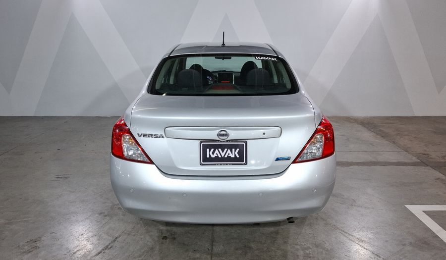 Nissan Versa 1.6 ADVANCE TA AC Sedan 2012