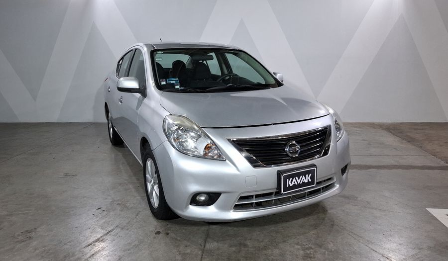 Nissan Versa 1.6 ADVANCE TA AC Sedan 2012