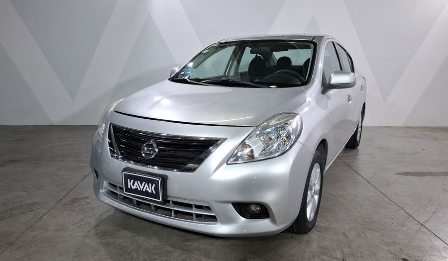 Nissan Versa 1.6 ADVANCE TA AC Sedan 2012