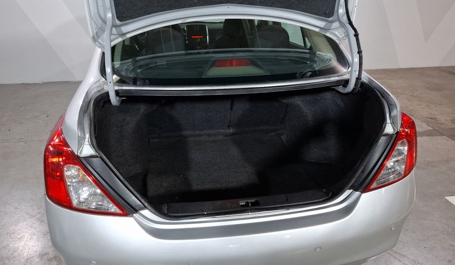 Nissan Versa 1.6 ADVANCE TA AC Sedan 2012
