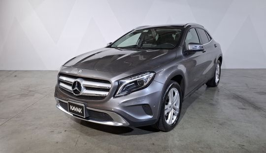 Mercedes Benz • Clase GLA