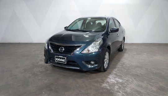 Nissan • Versa