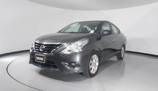 Nissan • Versa