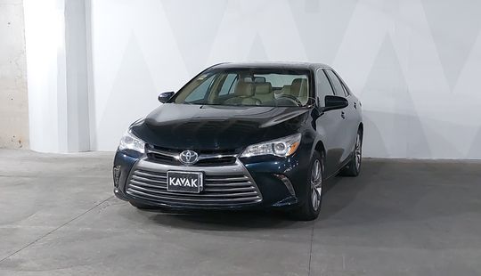 Toyota • Camry